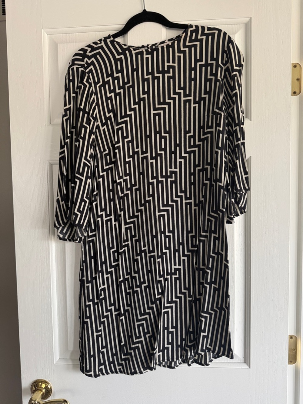 H&M Black and White Geometric Midi Dress
